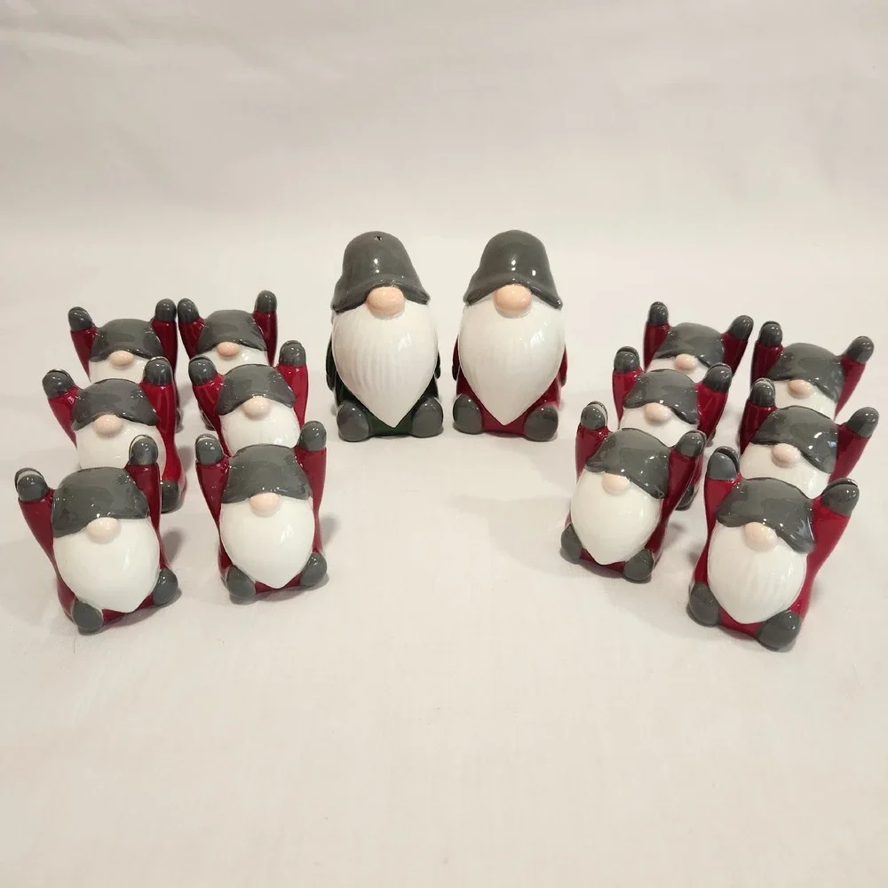 Pottery Barn Gnome Salt & Pepper Shakers +‎ 12 Place Card Holders